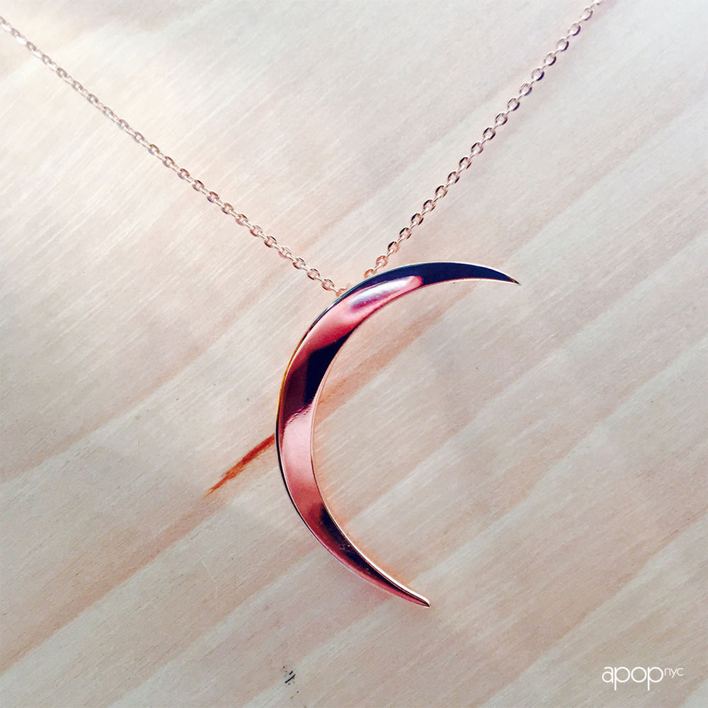 Rosy "Moody Lunette" Moon Necklace